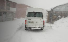 Peş peşe kar tatili haberleri! Bir il ve ilçede okullar tatil edildi