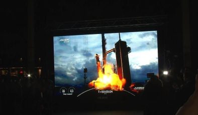 Uzay yolculuğumuz başladı! Türkiye saniye saniye takip etti