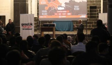 Bakan Uraloğlu Diyarbakır’da gençlerle buluştu! ‘TÜRKSAT 6A uydumuzu bu sene uzaya gönderiyoruz’