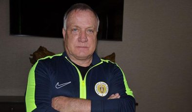 Dick Advocaat yıllar sonra açıkladı: Fenerbahçe’ye minnettarım, iki sene daha uzatma şansım olabilirdi