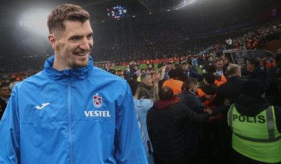 Thomas Meunier’den Michy Batshuayi eleştirisi! ‘İğrenerek soyunma odasına gittim’