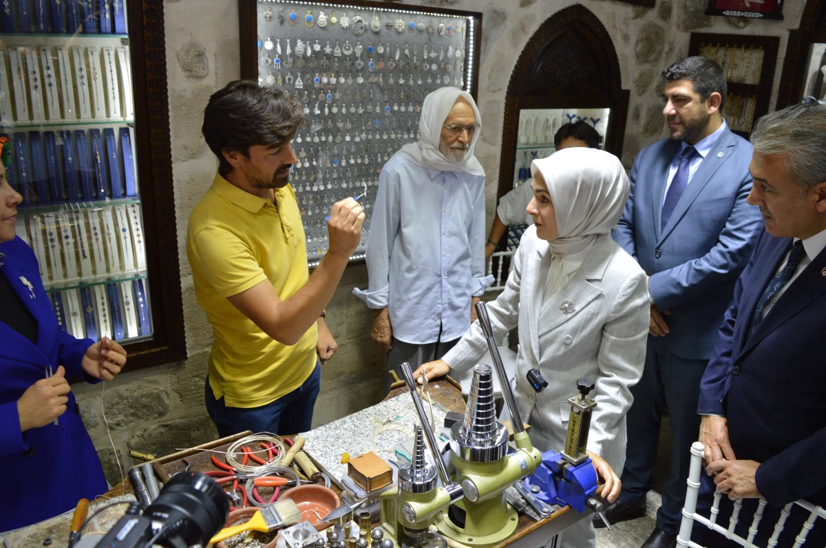 Bakan Göktaş, Mardin’deki Telkari Ustalarını Ziyaret Etti